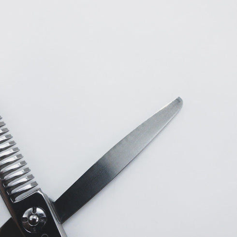 美品【クラーロCLARO】 オフセット シザー セニング ケアセニング美容ハサミ すきばさみ 美容師 理容師 約10~20% 右利き 6インチ 中古 sc807