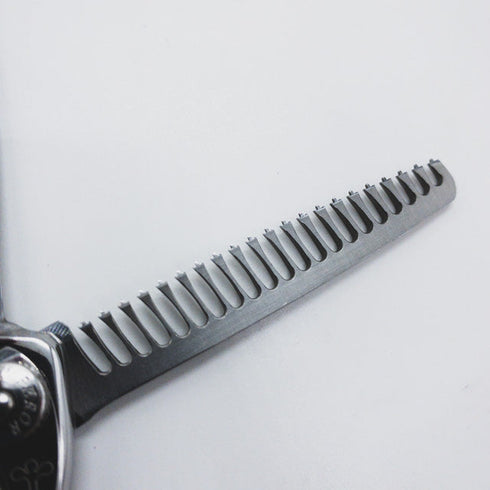 【ナルトシザーズ ナルトシザーNARUTO SCISSORS】始皇帝 二梳きヘネシーアンダーソンB21 オフセット シザー セニング 美容ハサミ すきばさみ 美容師 理容師 約35~50% 右利き 6インチ 中古 sc943