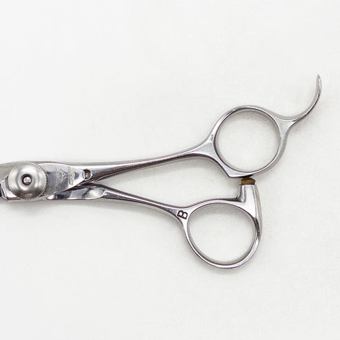 【ナルトシザーズ ナルトシザーNARUTO SCISSORS】 シザー オフセット 理容 美容ハサミ 美容師 理容師 右利き 5.6インチ 中古 yc53