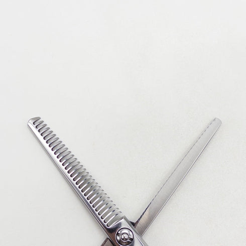 【ミズタニシザーズ ミズタニシザーMIZUTANI SCISSORS】EURO3000 KENNEX DRY メガネ シザー セニング 美容ハサミ すきばさみ 美容師 理容師 約10~15% 右利き 5.7インチ 中古 yc60